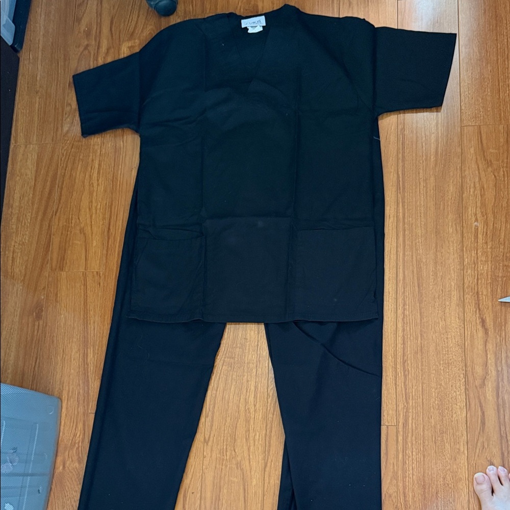 Black scrub set